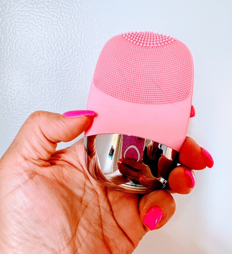 EllaGlow Facial Cleansing Brush